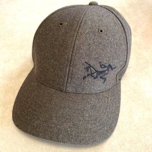Arcteryx L/XL FlexFit Hat Like New